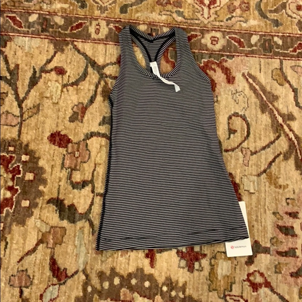 Lululemon top